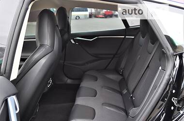 Седан Tesla Model S 2015 в Рівному
