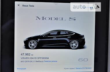 Седан Tesla Model S 2015 в Рівному
