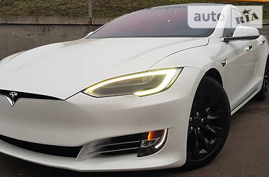 Седан Tesla Model S 2017 в Кривому Розі