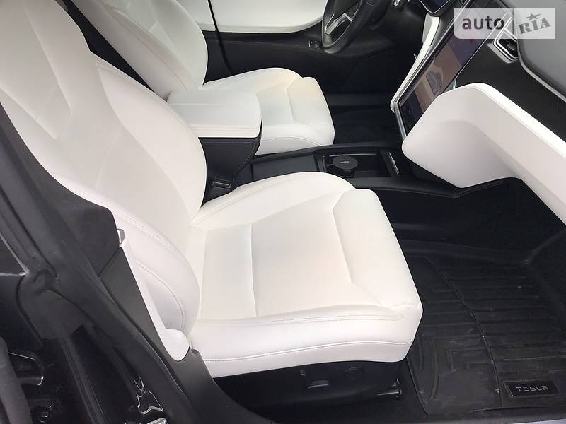 Хетчбек Tesla Model S 2017 в Харкові
