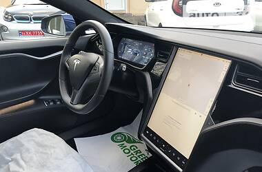 Седан Tesla Model S 2018 в 