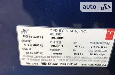Седан Tesla Model S 2018 в 