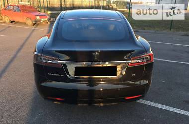 Седан Tesla Model S 2017 в Вінниці