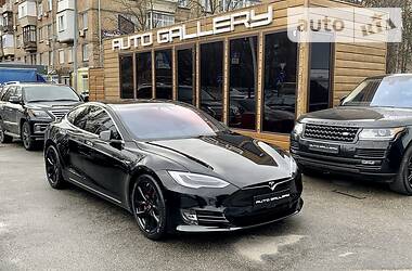 Седан Tesla Model S 2019 в Киеве