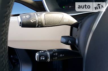 Лифтбек Tesla Model S 2014 в 