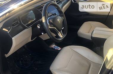 Лифтбек Tesla Model S 2015 в 