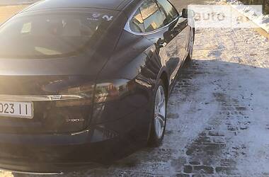 Лифтбек Tesla Model S 2015 в 