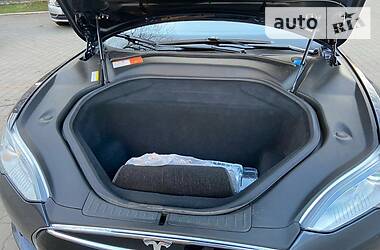 Лифтбек Tesla Model S 2016 в 