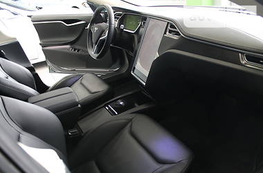 Лифтбек Tesla Model S 2014 в Киеве