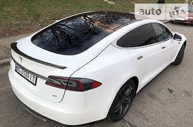 Седан Tesla Model S 2013 в Киеве