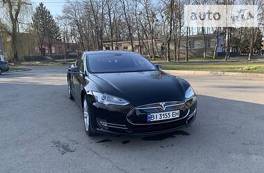 Хетчбек Tesla Model S 2014 в 