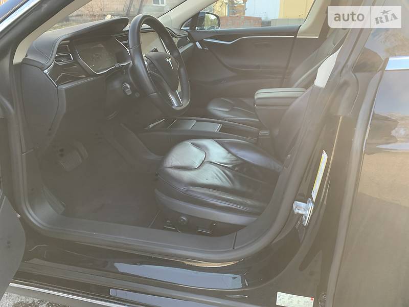 Хетчбек Tesla Model S 2014 в Пирятині