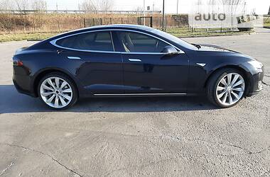 Лифтбек Tesla Model S 2013 в Городке