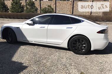 Хетчбек Tesla Model S 2016 в 