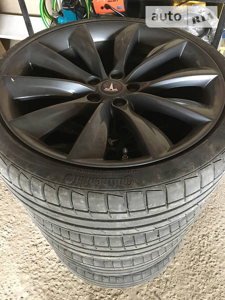 Хетчбек Tesla Model S 2014 в Коломиї