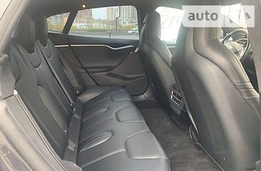 Седан Tesla Model S 2016 в 
