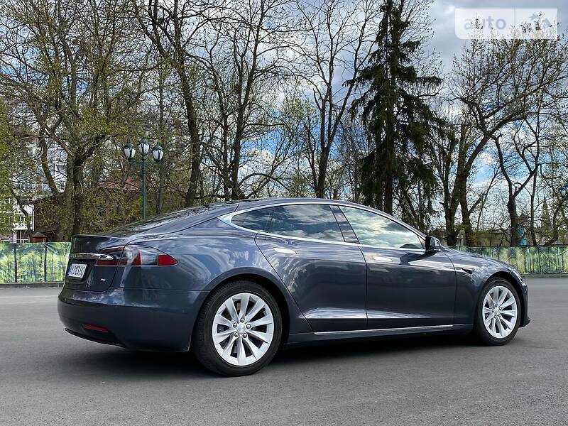 Хетчбек Tesla Model S 2017 в Харкові