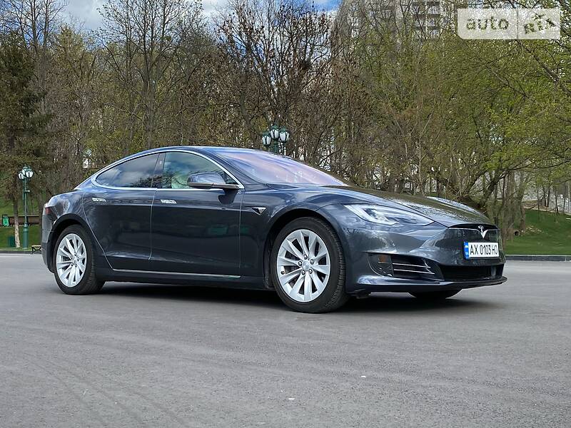 Хетчбек Tesla Model S 2017 в Харкові
