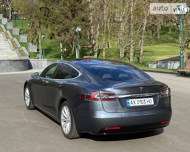 Хетчбек Tesla Model S 2017 в Харкові