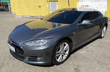 Ліфтбек Tesla Model S 2013 в Львові