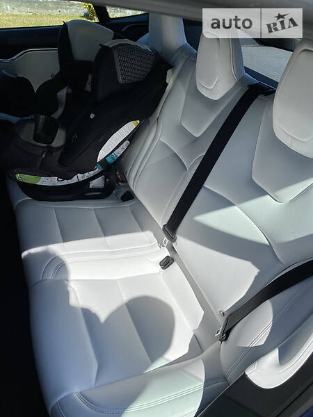 Ліфтбек Tesla Model S 2017 в Житомирі фото 16 Ліфтбек Tesla Model S 2017 в Житомирі