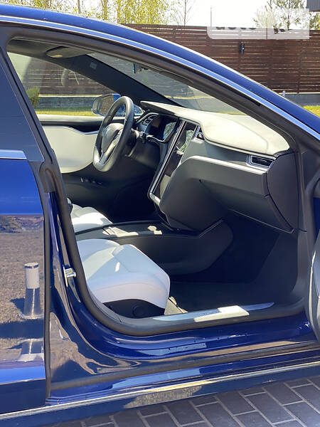 Ліфтбек Tesla Model S 2017 в Житомирі фото 5 Ліфтбек Tesla Model S 2017 в Житомирі