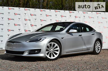 Ліфтбек Tesla Model S 2016 в 
