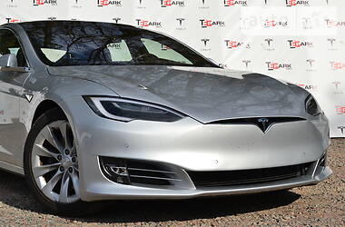 Ліфтбек Tesla Model S 2016 в 