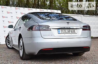 Ліфтбек Tesla Model S 2016 в 
