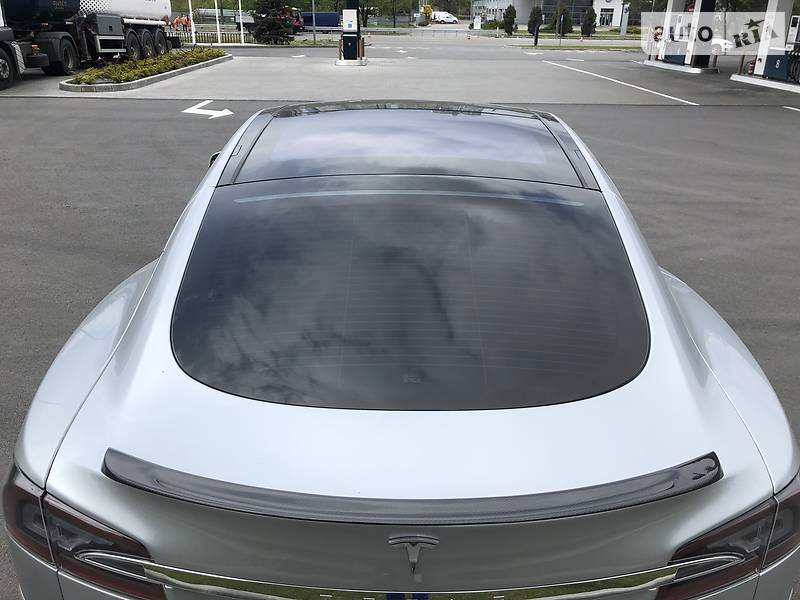Лифтбек Tesla Model S 2016 в Днепре