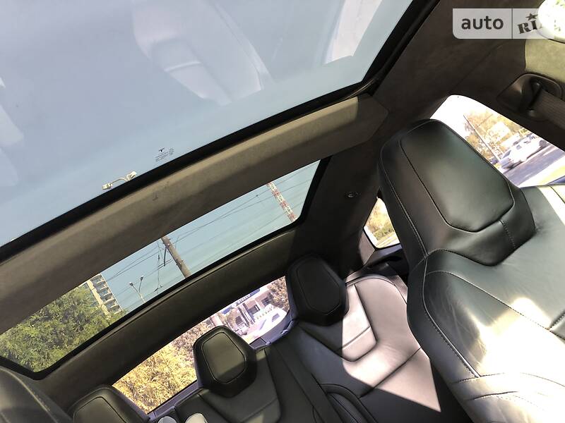 Лифтбек Tesla Model S 2016 в Днепре