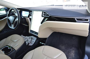 Седан Tesla Model S 2014 в Киеве