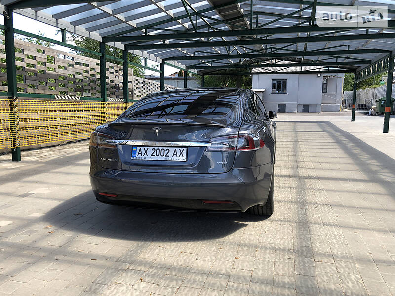 Хетчбек Tesla Model S 2017 в Харкові