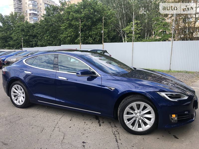 Седан Tesla Model S 2018 в Одессе