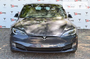 Ліфтбек Tesla Model S 2016 в 