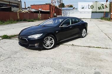 Хетчбек Tesla Model S 2015 в Тернополі