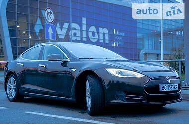 Хэтчбек Tesla Model S 2013 в Львове