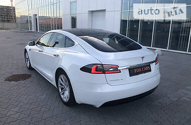 Лифтбек Tesla Model S 2017 в Киеве