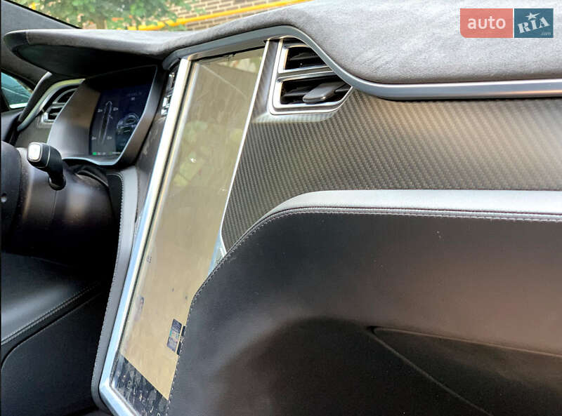 Ліфтбек Tesla Model S 2015 в Тернополі