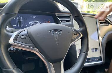 Лифтбек Tesla Model S 2015 в Тернополе