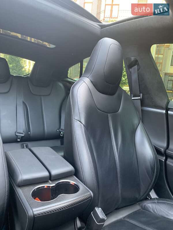 Лифтбек Tesla Model S 2015 в Тернополе