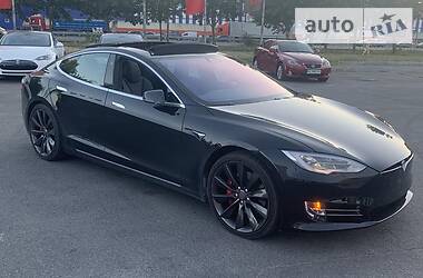 Ліфтбек Tesla Model S 2017 в Дніпрі