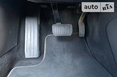 Седан Tesla Model S 2016 в 