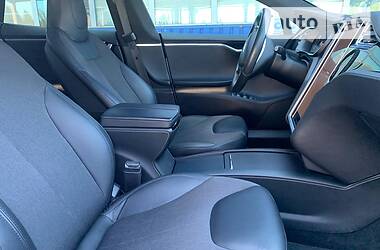 Седан Tesla Model S 2016 в 