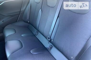 Седан Tesla Model S 2016 в 