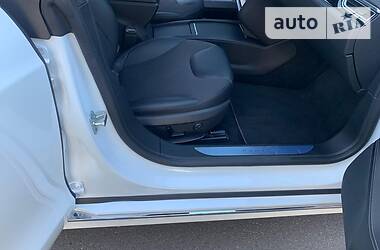 Седан Tesla Model S 2016 в 
