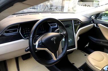 Хэтчбек Tesla Model S 2014 в Виннице