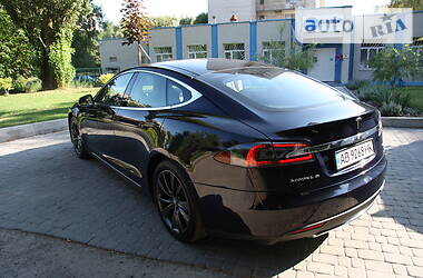 Хэтчбек Tesla Model S 2014 в Виннице