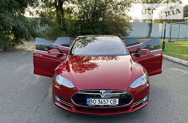 Ліфтбек Tesla Model S 2014 в Києві