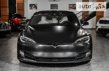 Седан Tesla Model S 2016 в Одессе